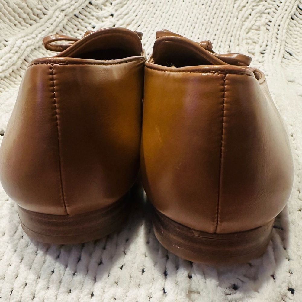 J.Crew Brown Tan Preppy Faux Leather Bow Flat Loafers Size 7 classic career - Picture 4 of 8